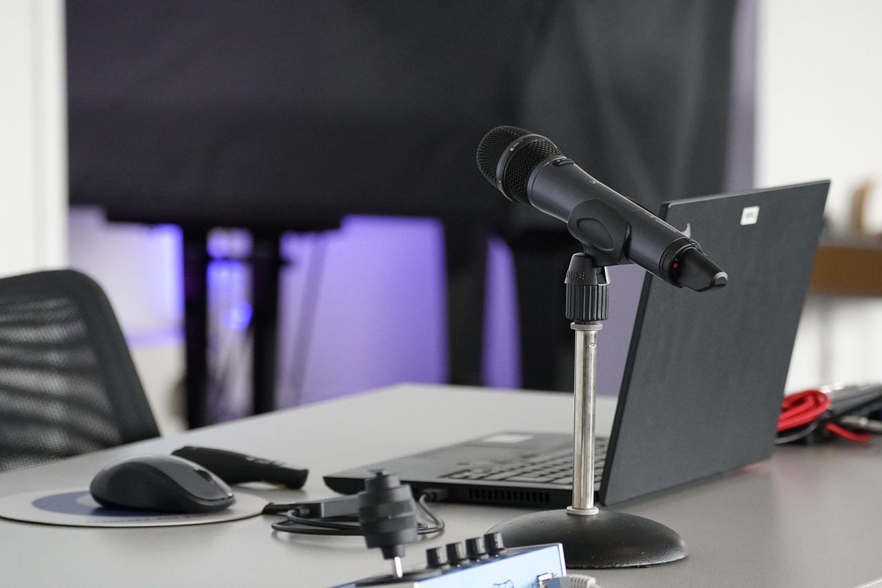 Efficient and secure key handover - masunt as a guest on Mustafa Nemat Ali's podcast Efficient and secure key handover - masunt as a guest on Mustafa Nemat Ali's podcast